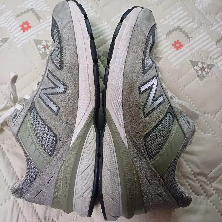 뉴발란스 990v5 그레이 265 size