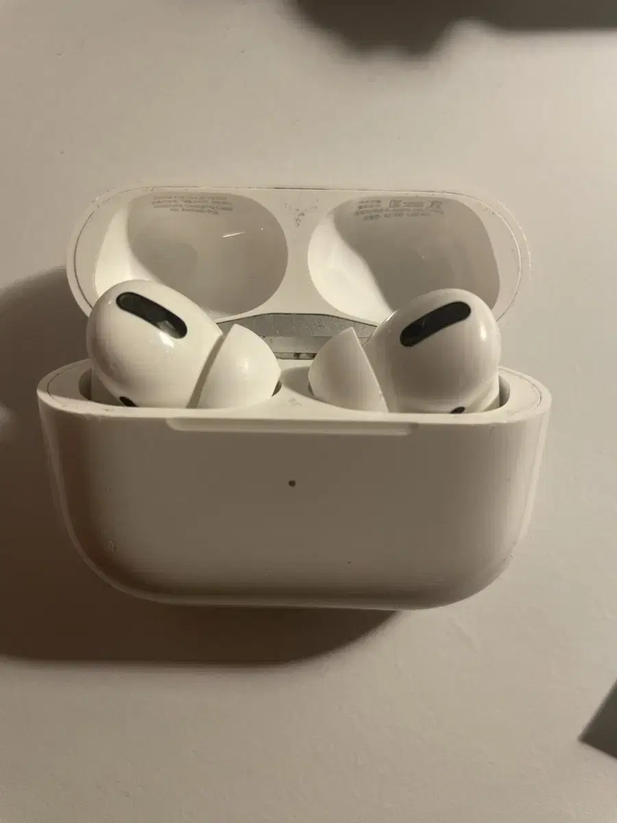 AirPods Pro 1 (no malfunction or defect) Quick sale