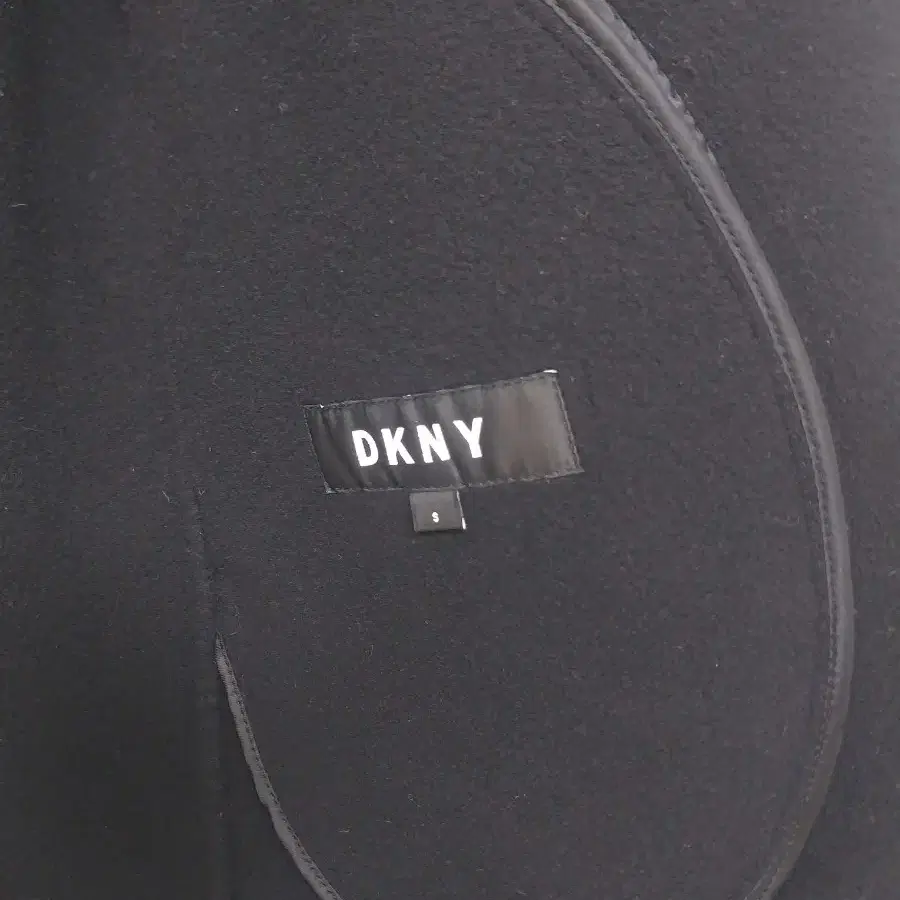 DKNY  3버튼 남성 코트