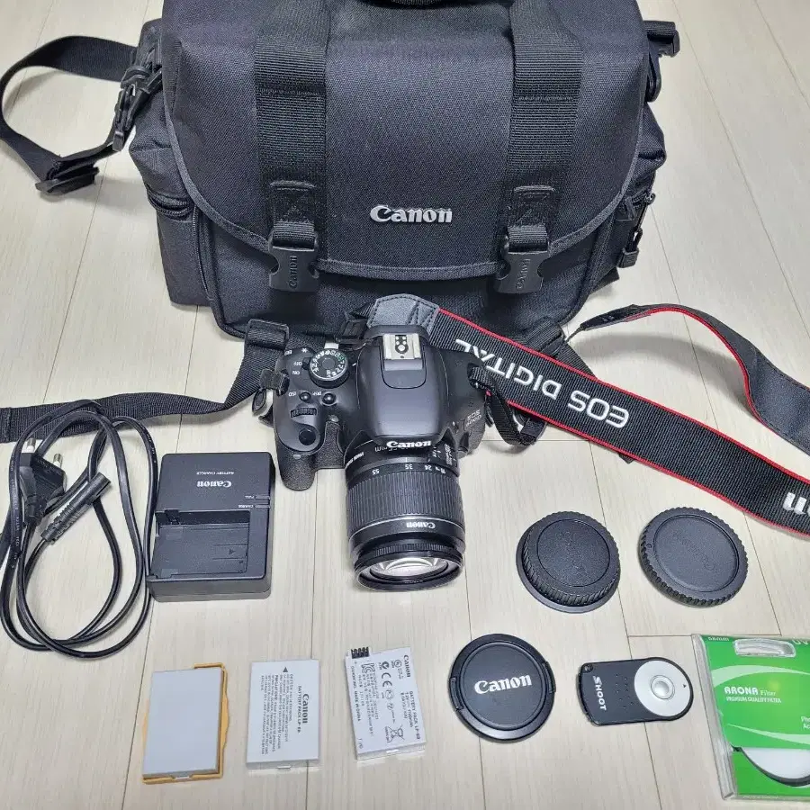 깔끔한 캐논 카메라 EOS 600D 와 18-55렌즈 세트