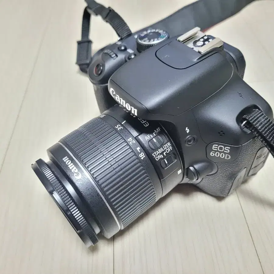 깔끔한 캐논 카메라 EOS 600D 와 18-55렌즈 세트