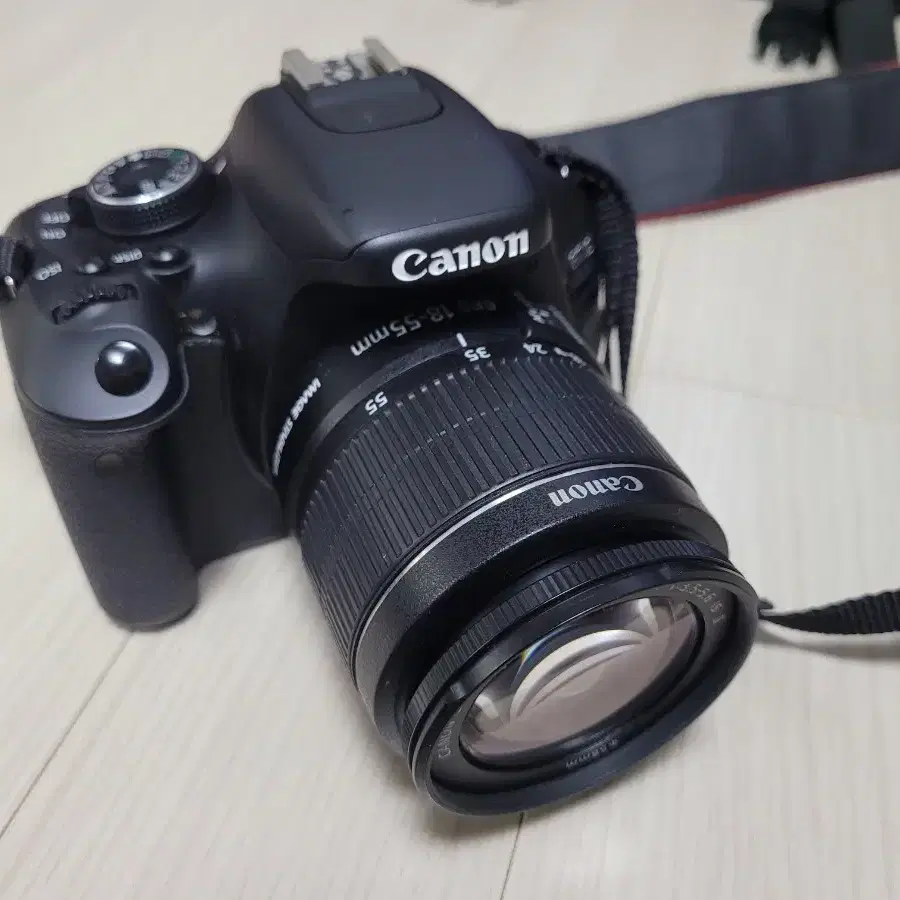 깔끔한 캐논 카메라 EOS 600D 와 18-55렌즈 세트