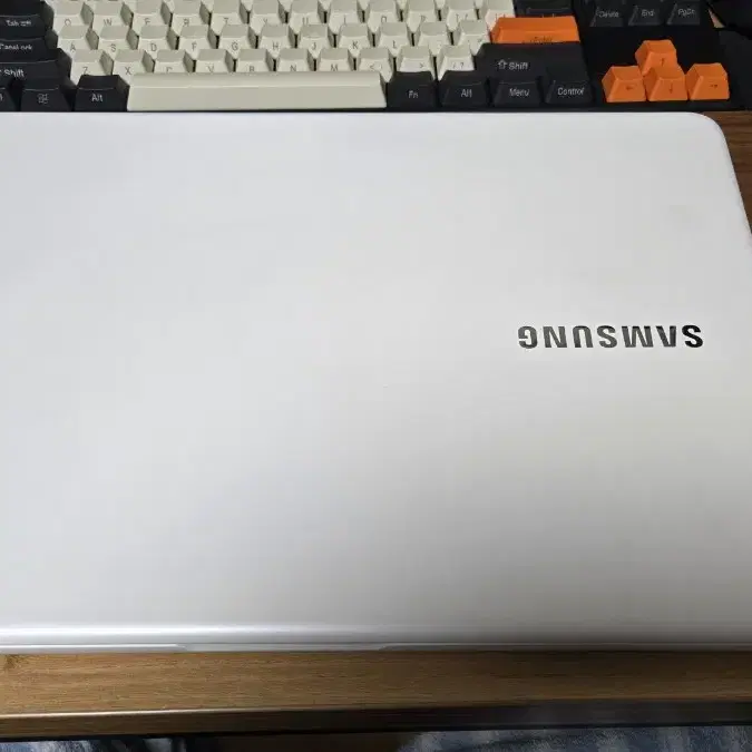 삼성 i5 노트북 NT900X5N 입니다