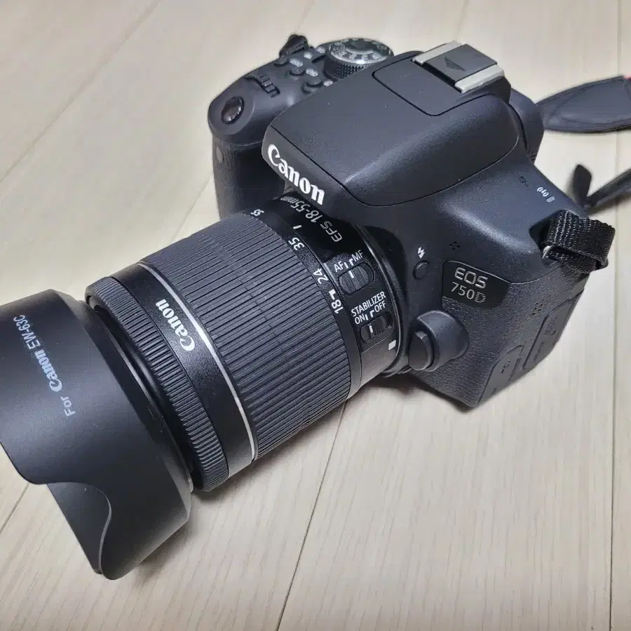 A급 캐논 EOS 750D 카메라와 18-55 렌즈 박스세트