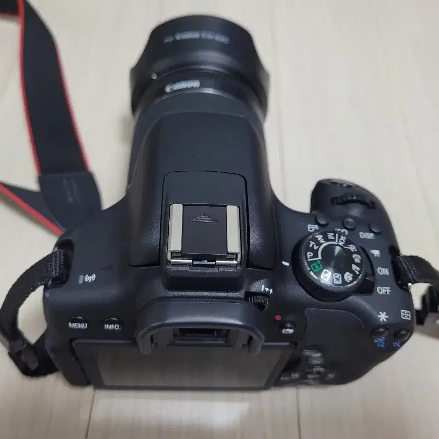 A급 캐논 EOS 750D 카메라와 18-55 렌즈 박스세트