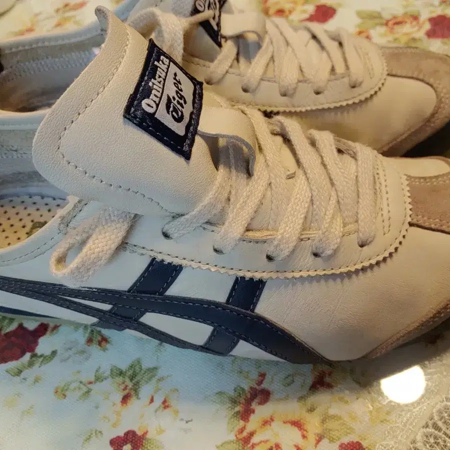 Onitsuka Tiger  오니츠카타이거  250