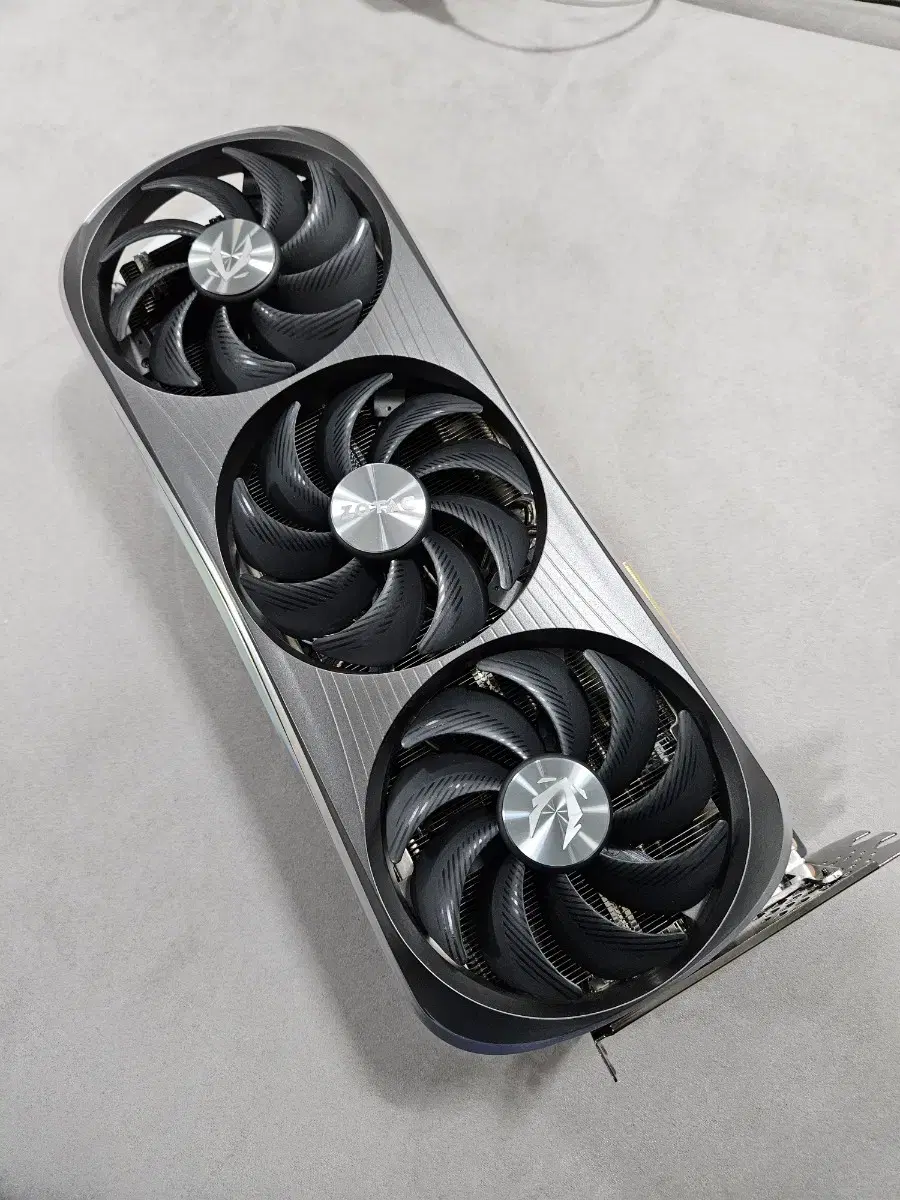 zotac rtx4080super amp airo 판매합니다