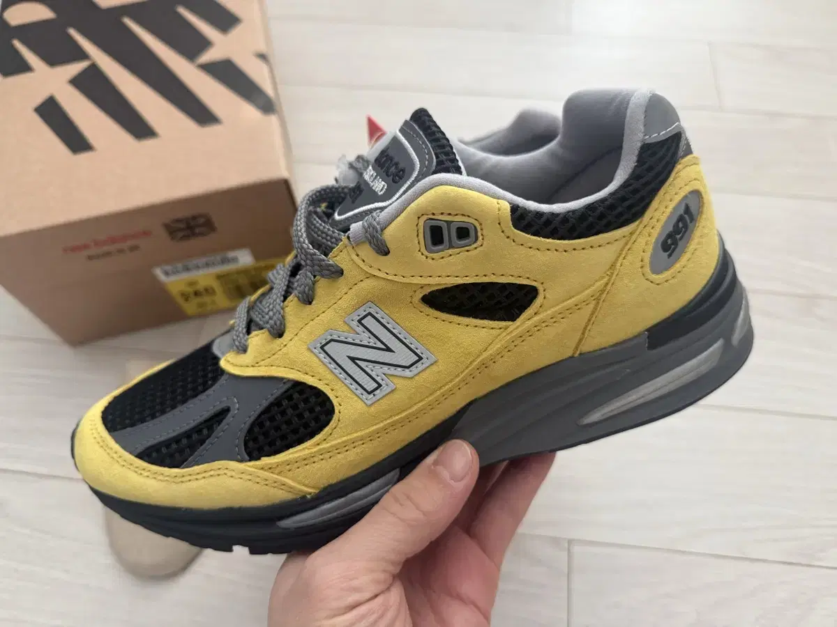 뉴발란스 991v2 - Casestudy Exclusive