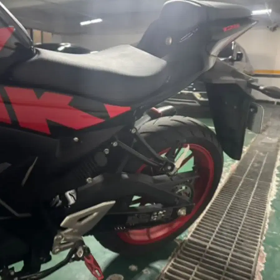 스즈키 gsxr125 검빨 낮은 키로수