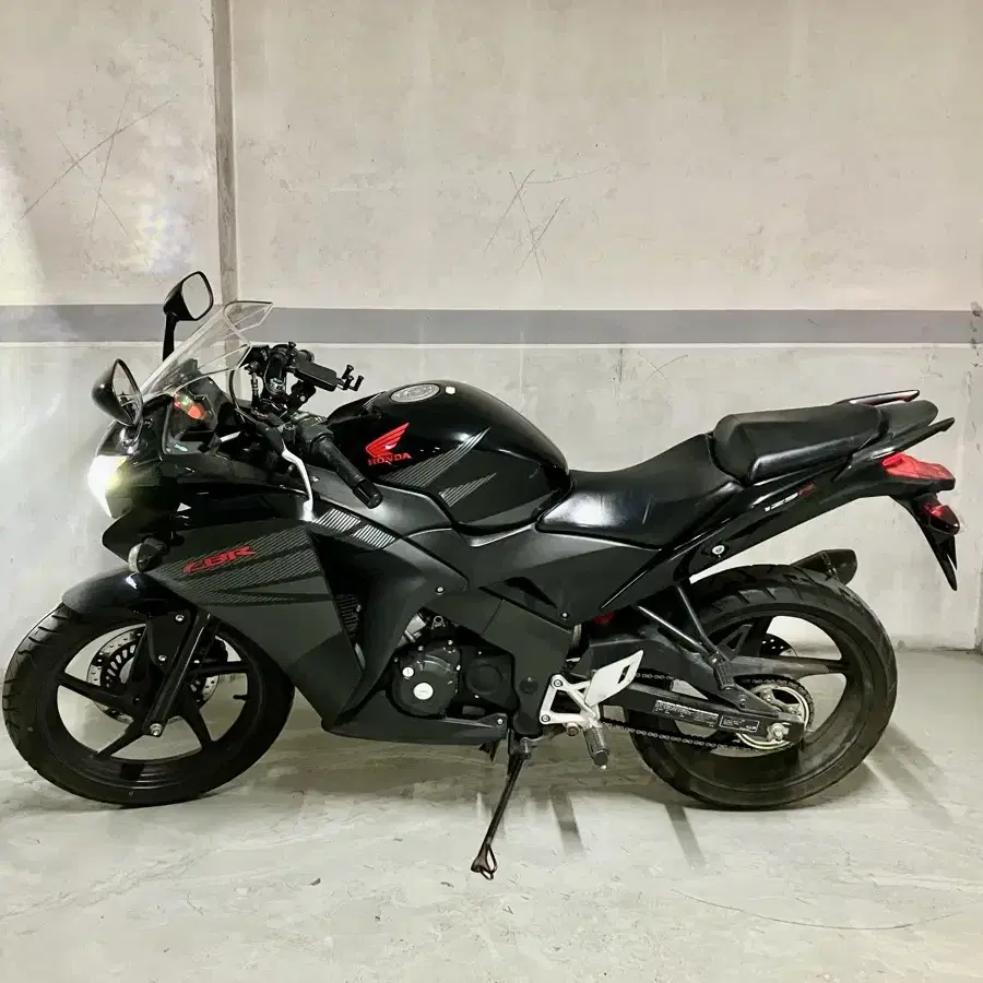 혼다 CBR125R 16년식 판매합니다