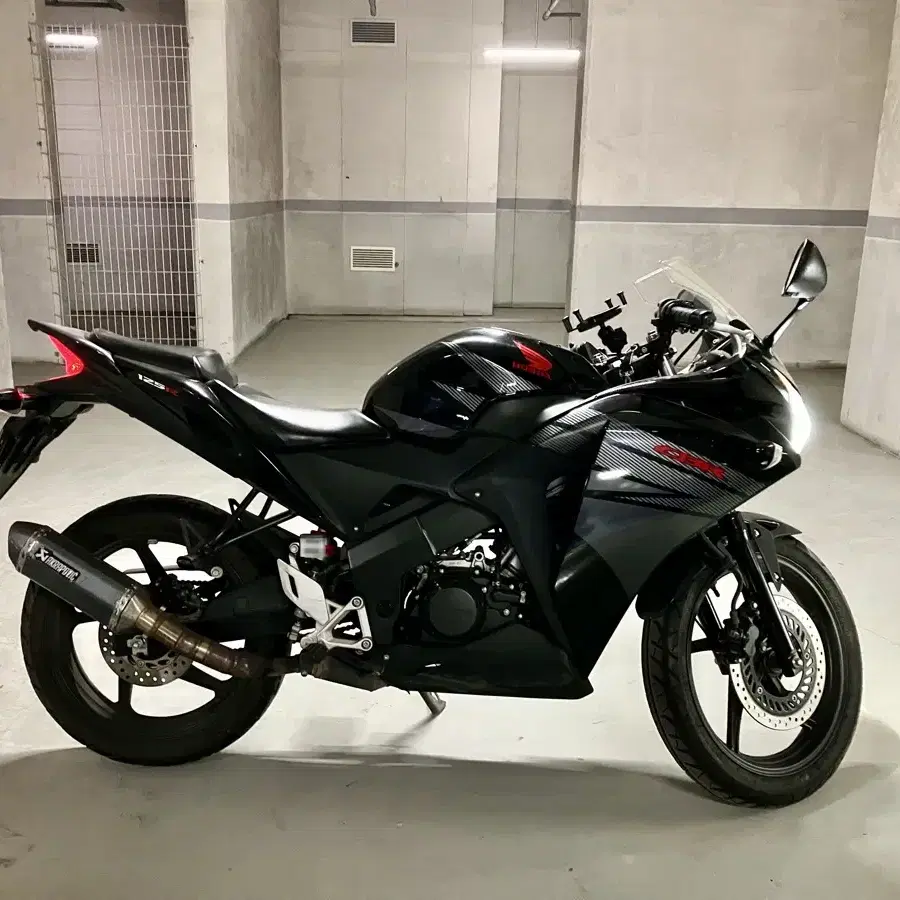 혼다 CBR125R 16년식 판매합니다