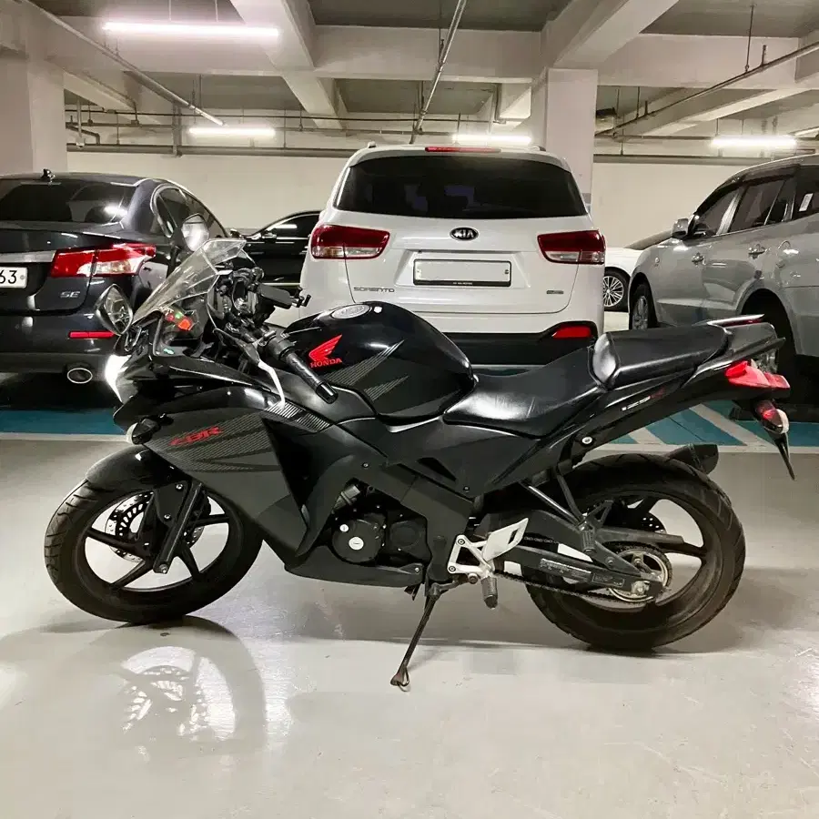 혼다 CBR125R 16년식 판매합니다