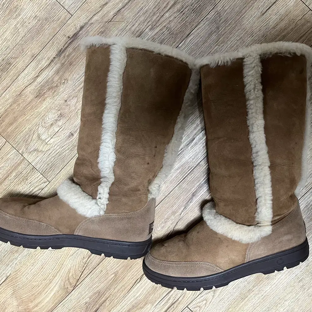 어그 썬댄스 톨 UGG sundance Tall 선댄스 썬버스트 체스트넛