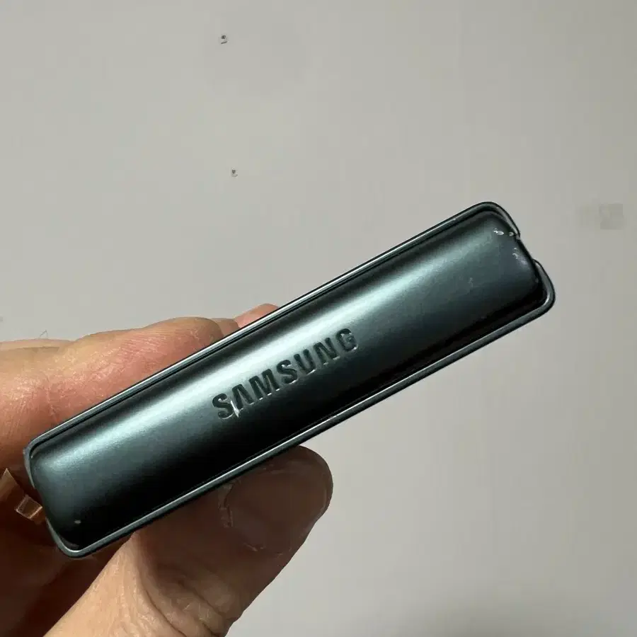 갤럭시 Z플립3 5G 그린 256GB 판매합니다.