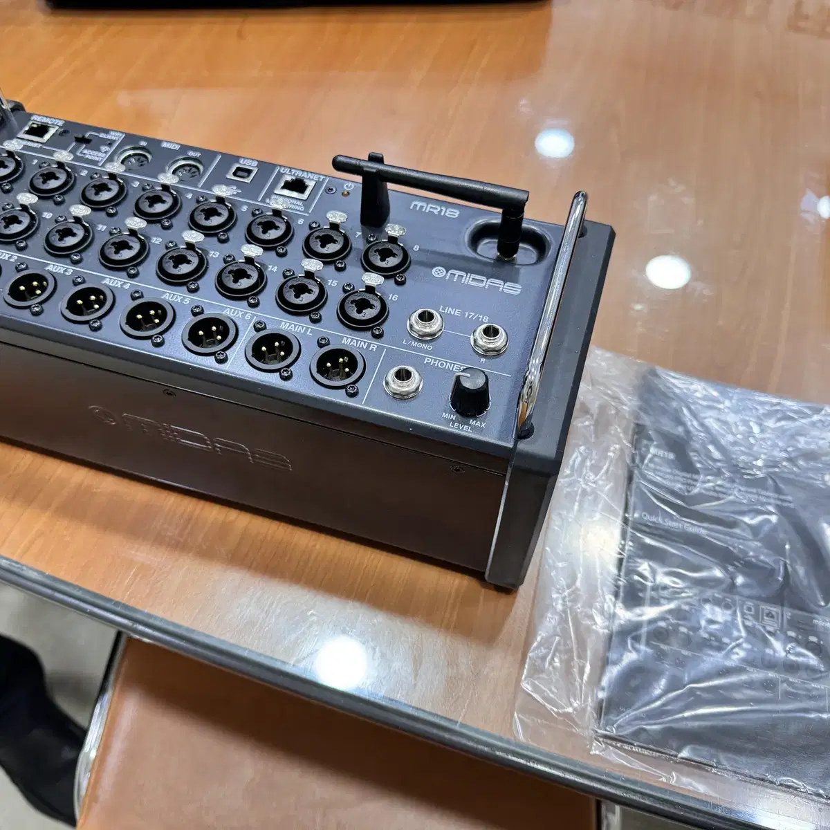 Behringer MR18 (S급)