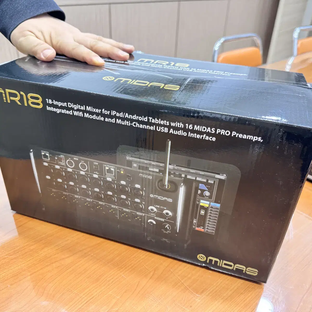 Behringer MR18 (S급)