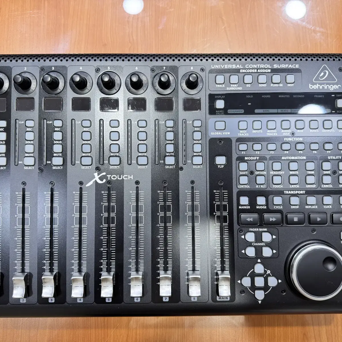 Behringer X-touch