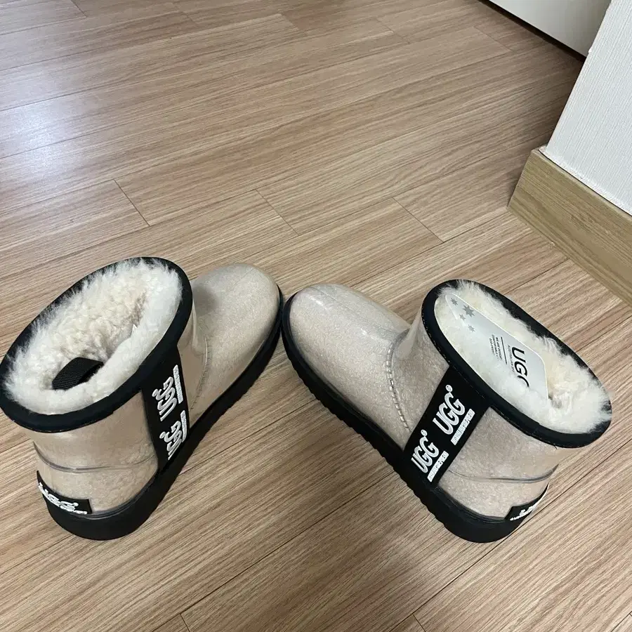 UGG 코티드 클래식 어그