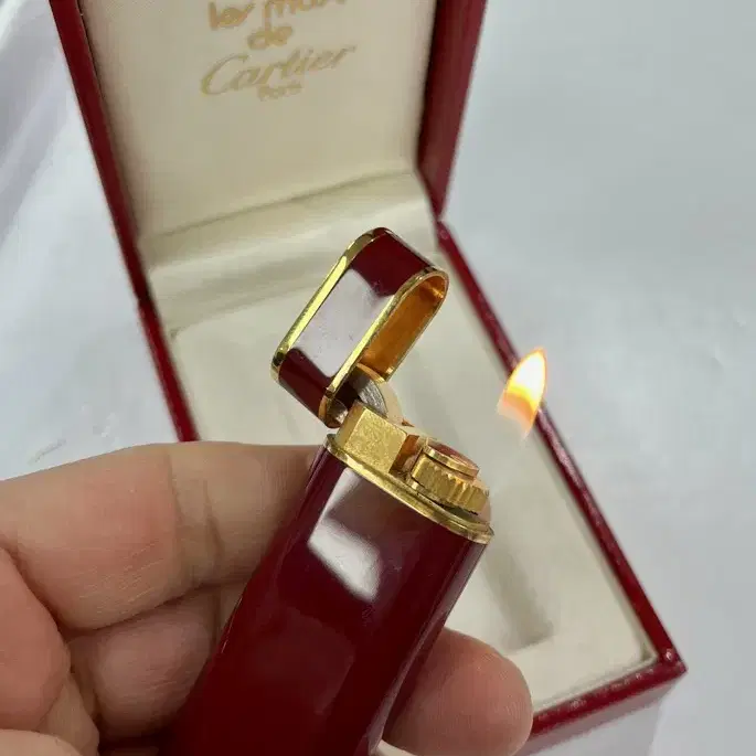 Cartier 까르띠에 버건디 컬러 금장 포켓 라이터