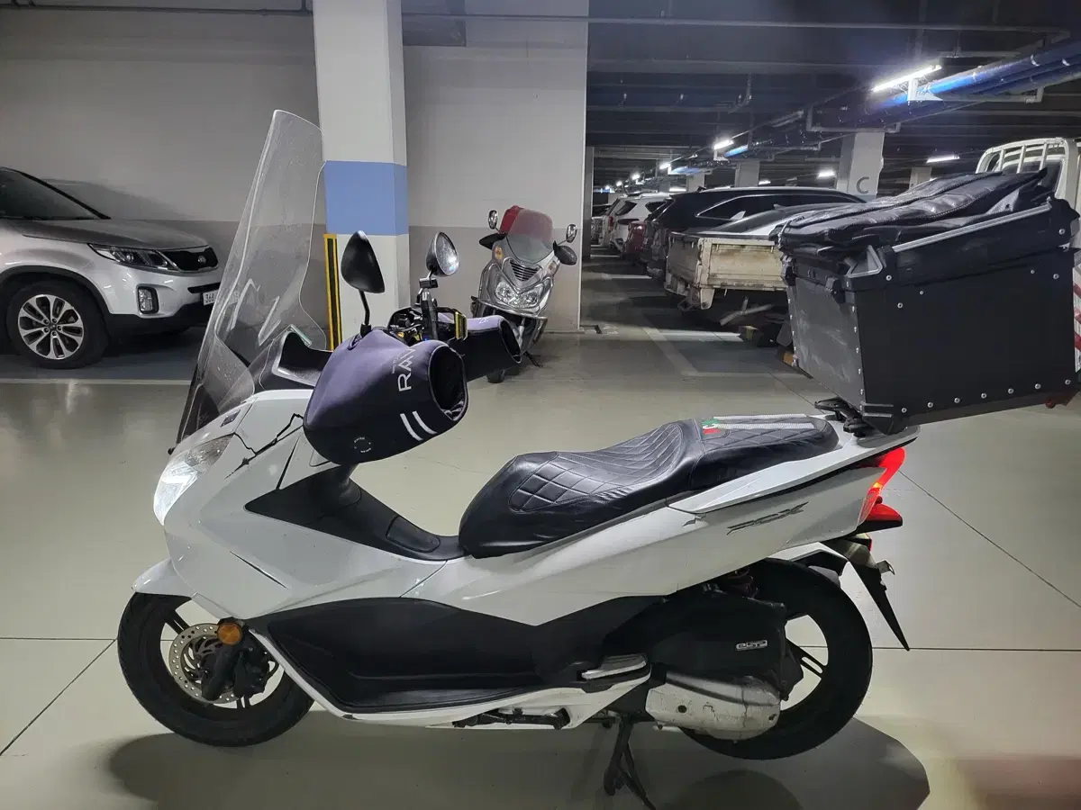 PCX 125 18년식 팔아요