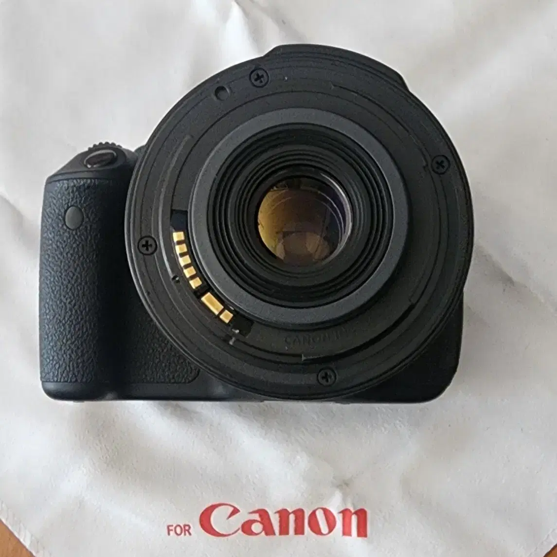 캐논 카메라 600d 와 18-55mm 렌즈팝니다.