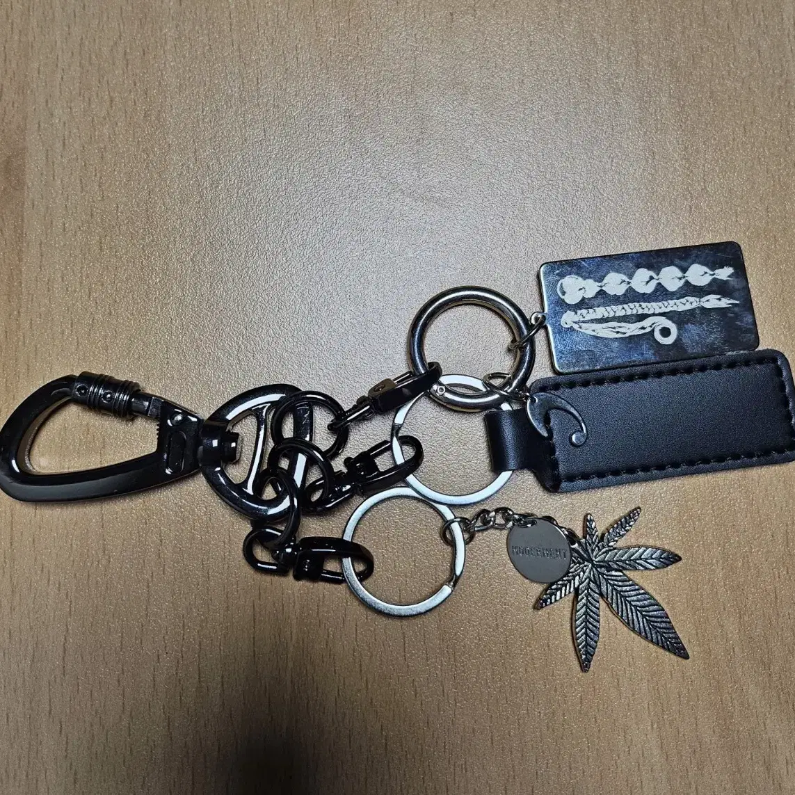 스칼렛또블랙 카라비너 키체인 키링 Karabiner keychain