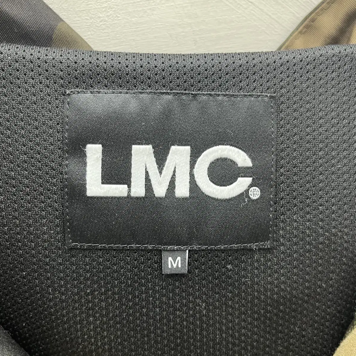 LMC 카모 아노락 점퍼