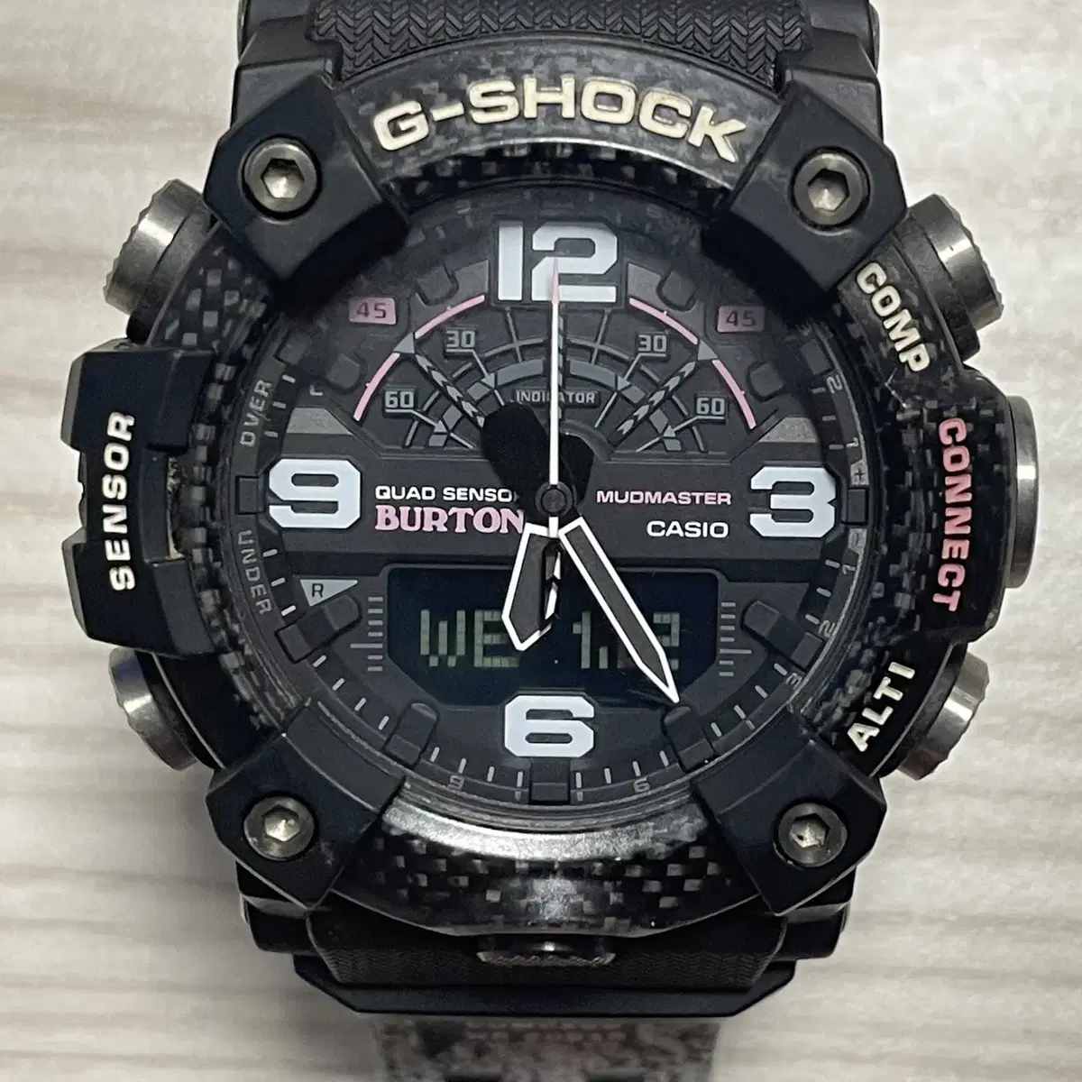 (지샥 브랜드 판매) G-SHOCK 머드마스터 버튼콜라보 GG-B100