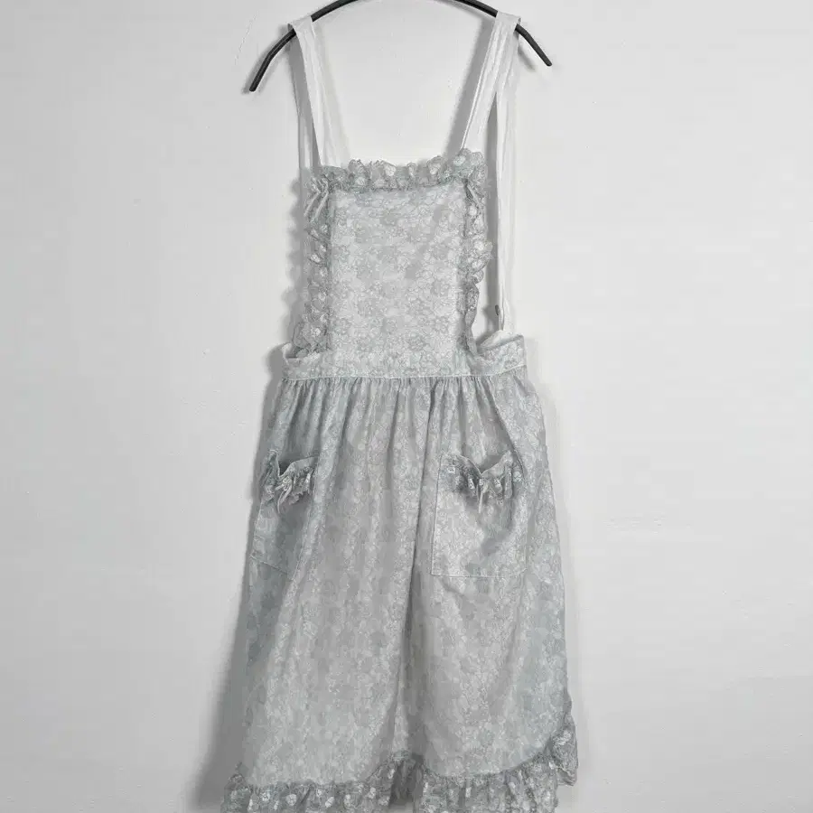 Vintage Gothic Floral Lace Pinafore