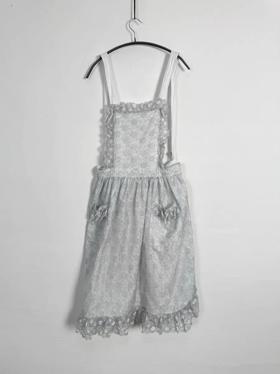 Vintage Gothic Floral Lace Pinafore