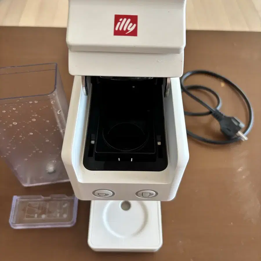 ILLY 캡슐커피 머신