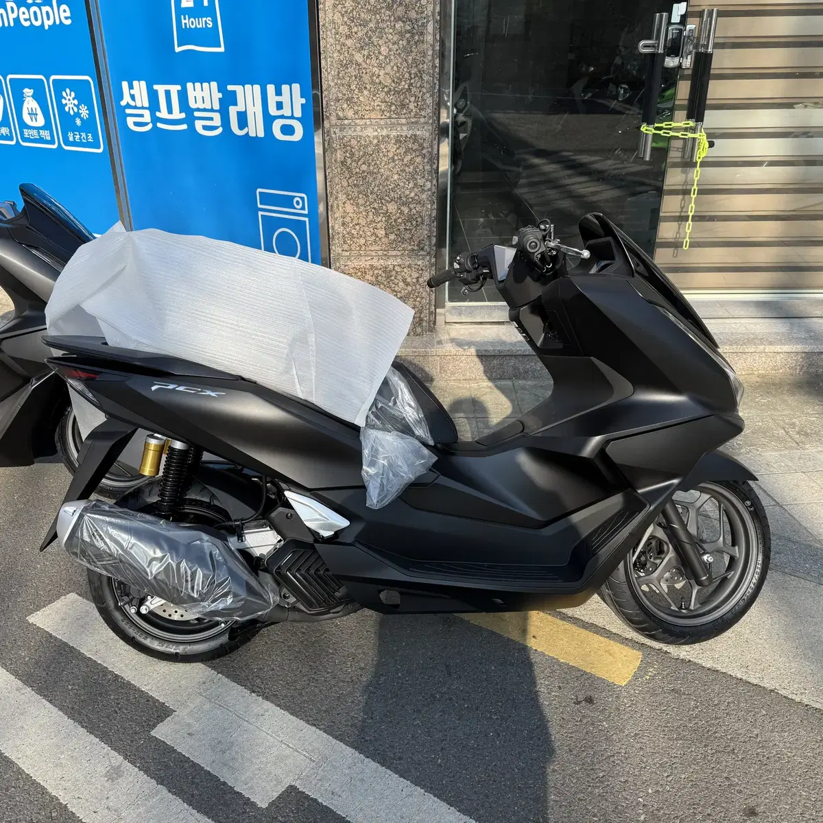 25년식 PCX125 DX 입고완료 빠른출고 가능 늦으면 대기입니다.