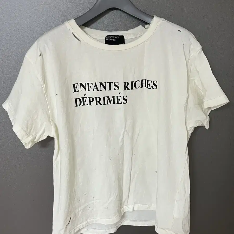 Enfants riches deprimes 로고티 (M)