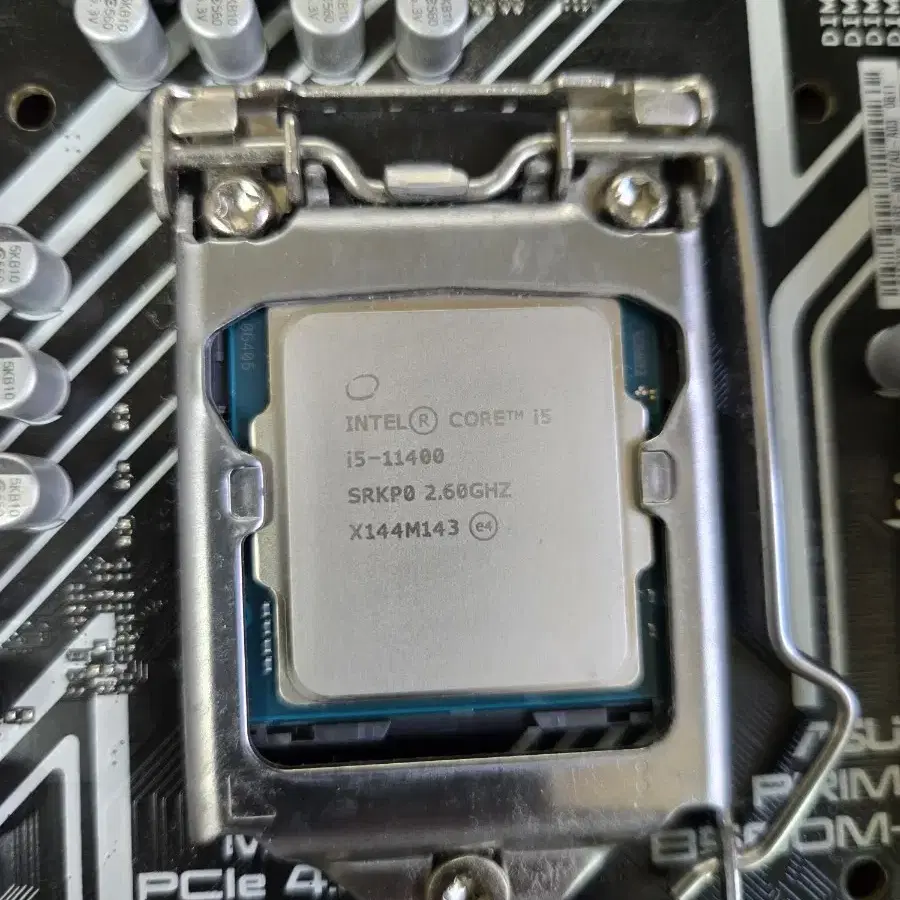 cpu i5 11세대, 램 ddr4 8gb, board B560 팝니다