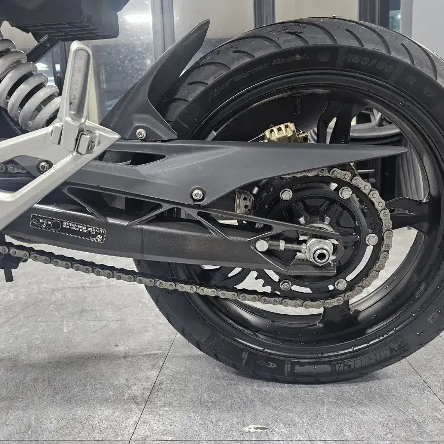 18년식 BMW G310R 완전신차급 짧은키로수 팝니다