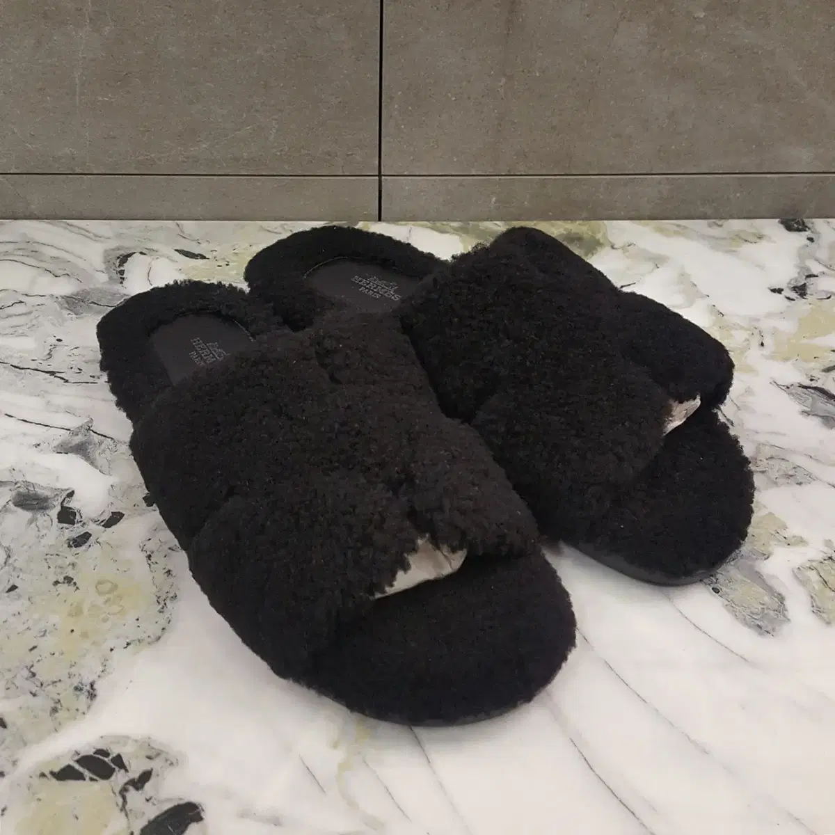 [S-Class] Hermès Izmir Shearing Slippers Black 43