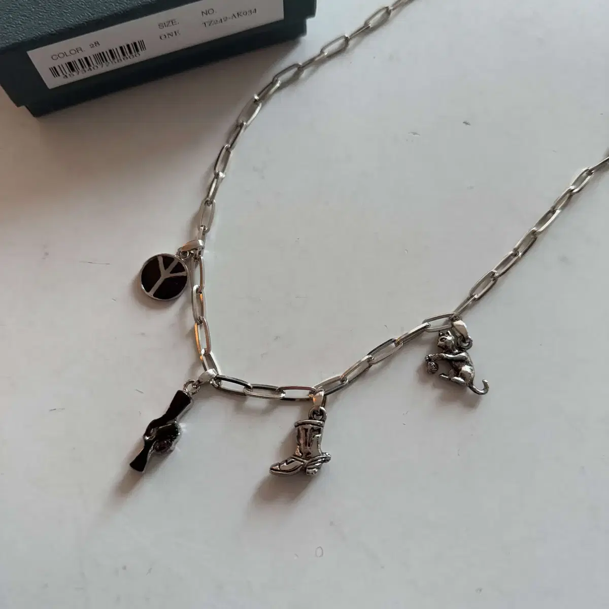 TOGA 토가 METAL MOTIF NECKLACE 메탈 모티브 목걸이