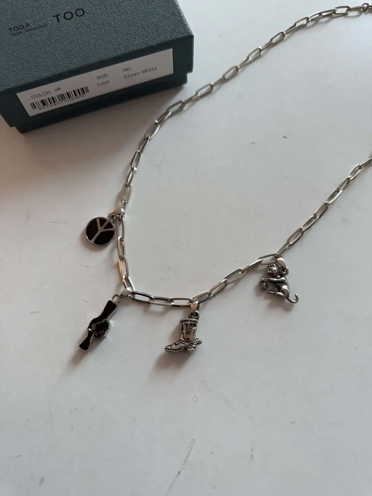 TOGA 토가 METAL MOTIF NECKLACE 메탈 모티브 목걸이