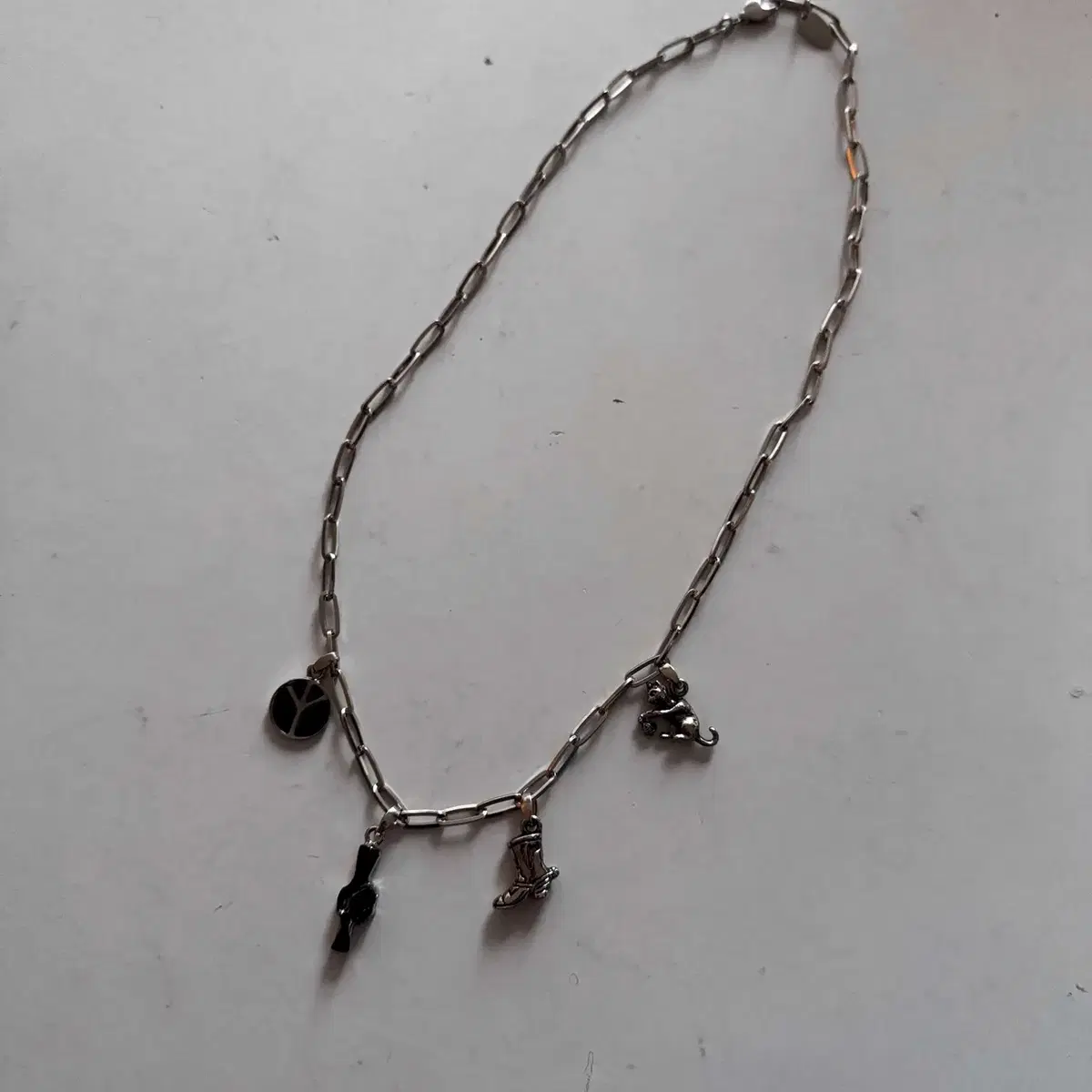 TOGA 토가 METAL MOTIF NECKLACE 메탈 모티브 목걸이