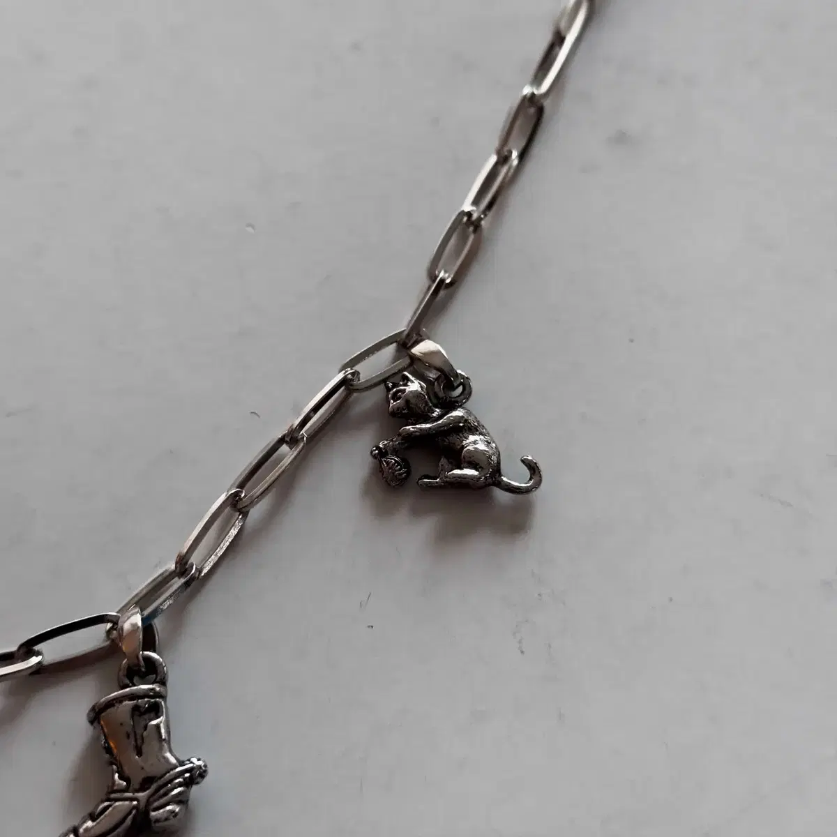 TOGA 토가 METAL MOTIF NECKLACE 메탈 모티브 목걸이