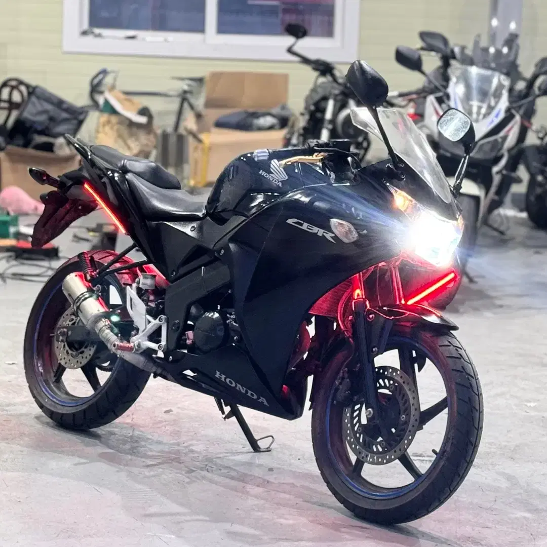 CBR 14년식 2만KM SC머플러 블랙색상 차량 판매합니다