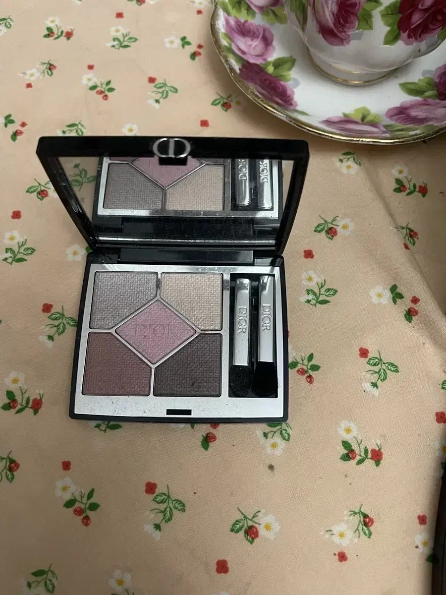 Dior Pink Organza 123, Poplin Peach 923 Shadow