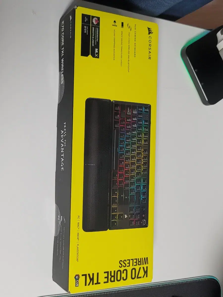 커세어 K70 RGB CORE TKL 무선 게이밍 키보드 적축 새상품