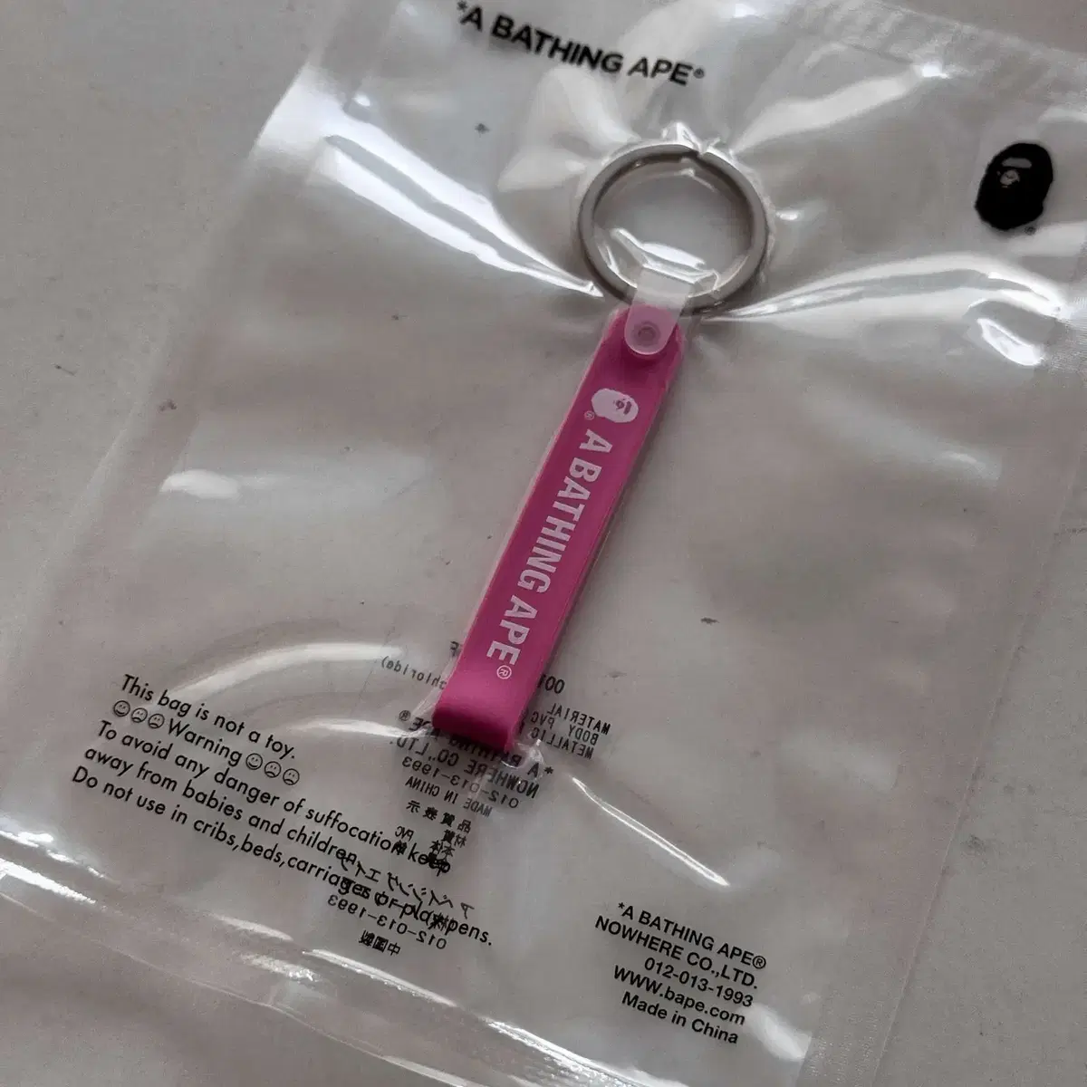 BAPE 베이프 LOGO KEYCHAIN 로고 키체인