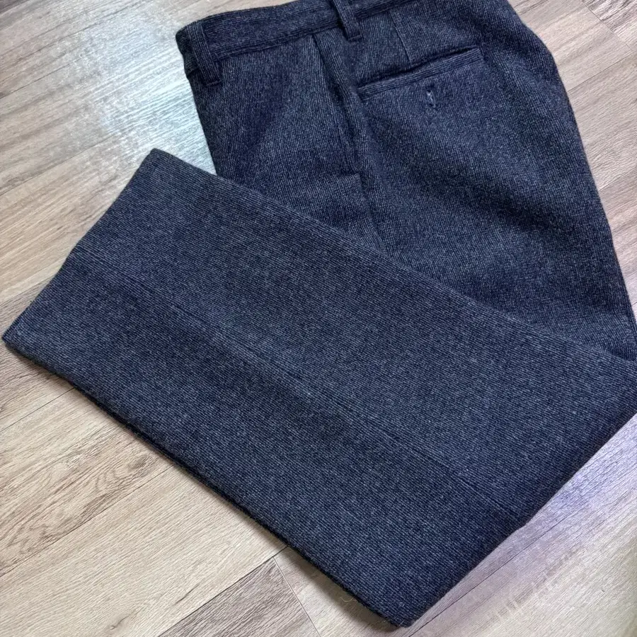 엣라코 울팬츠 신상 34사이즈 새상품 403 wool trousers