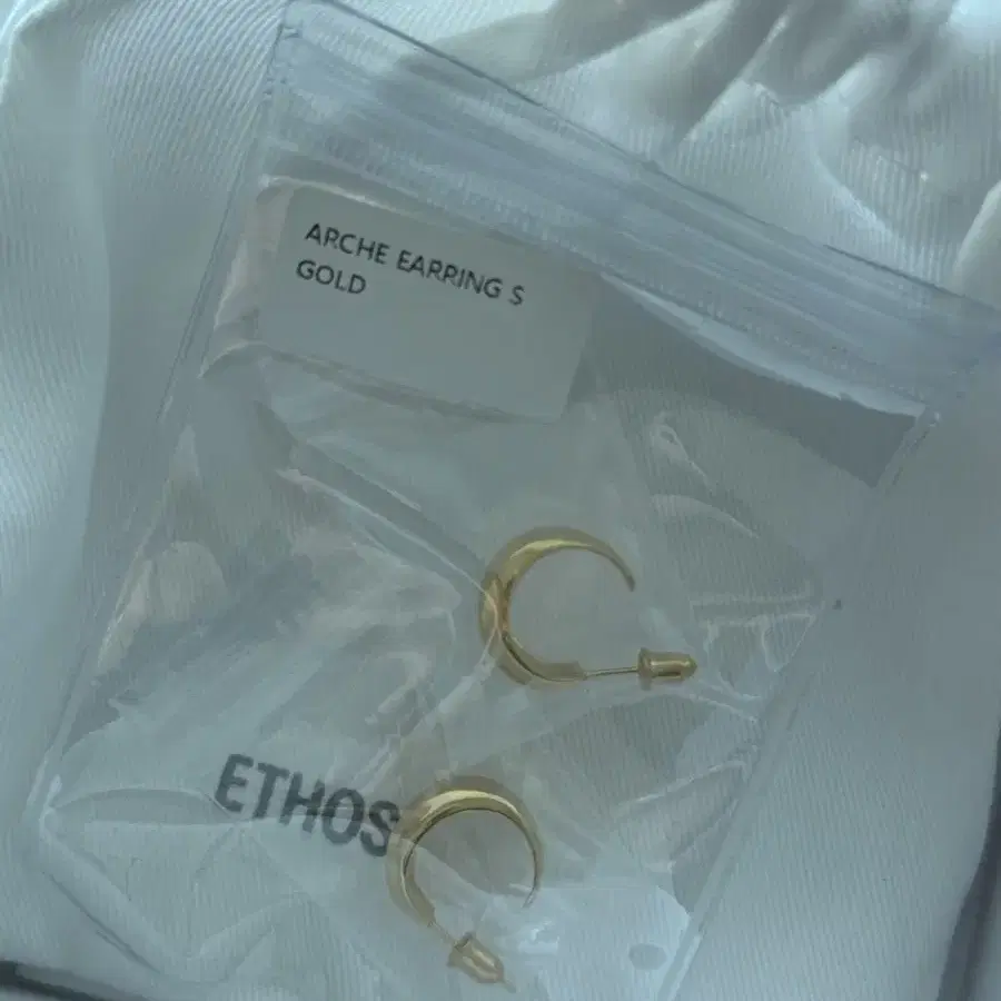 에토스 귀걸이 arche earring