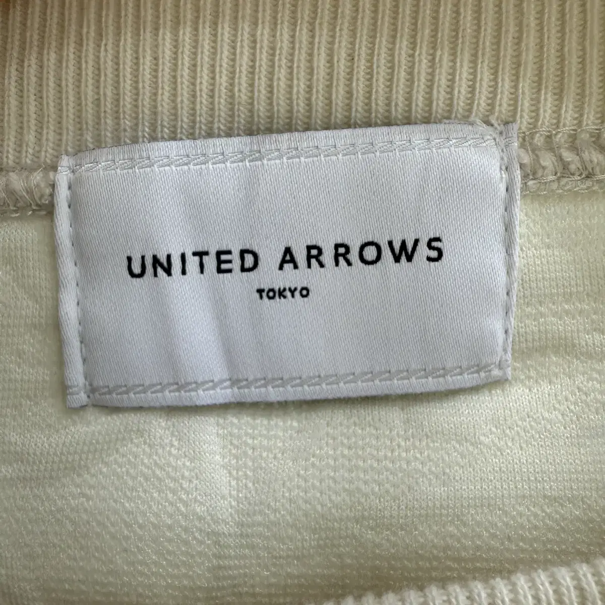 UNITED ARROWS 화이트 맨투맨 (Made in Japan)