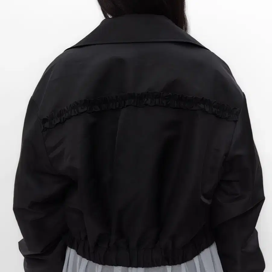 뚜오미오 RUFFLE BOMBER JACKET [BLACK]