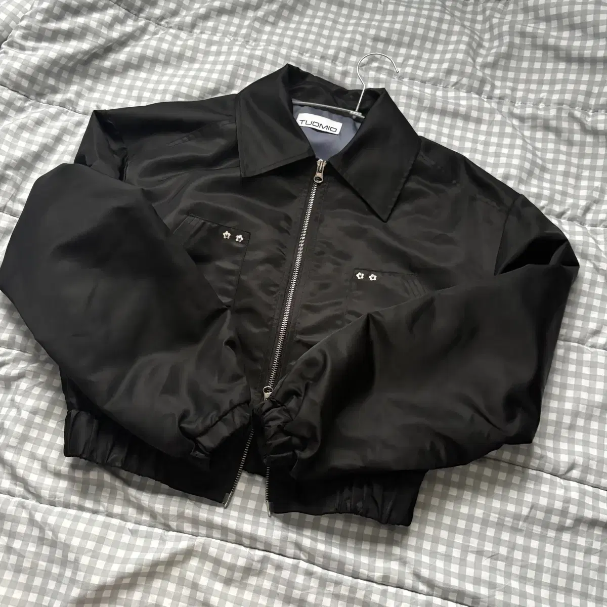 뚜오미오 RUFFLE BOMBER JACKET [BLACK]