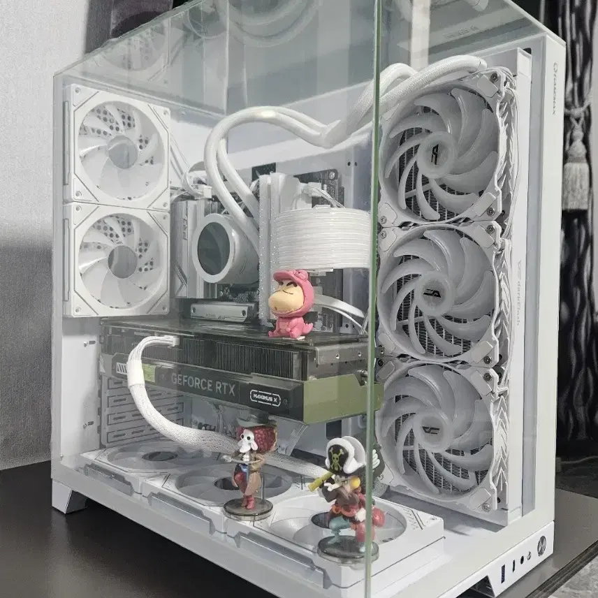 7800x3d rtx4070ti 화이트 어항 본체